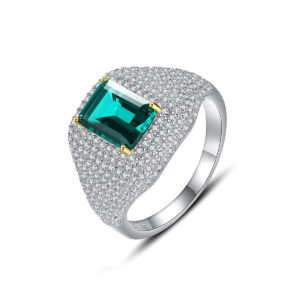 Queen Emerald Band Ring